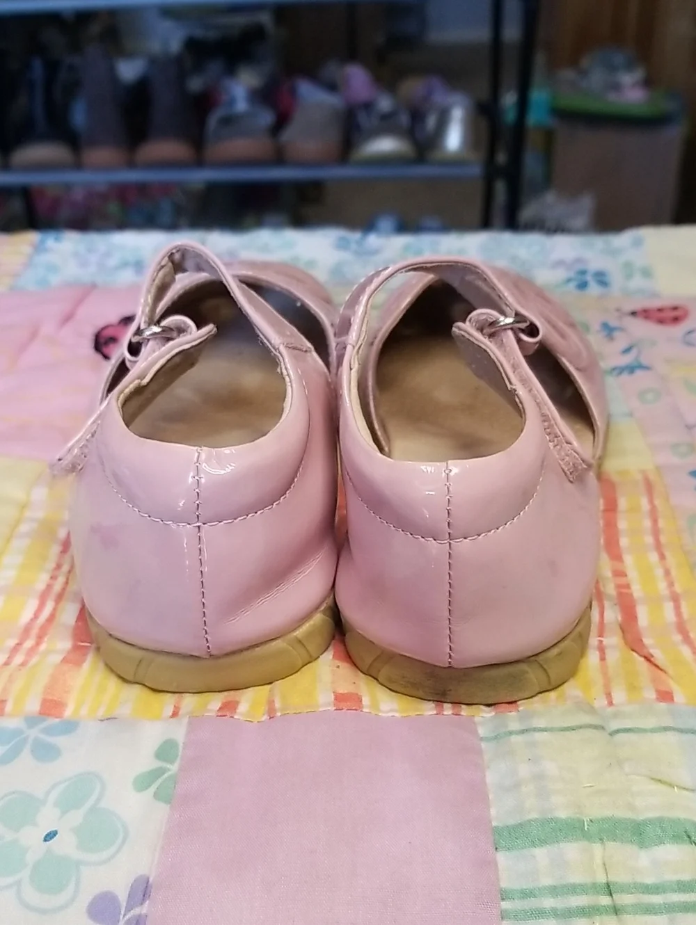 Livie & Luca Pink Patent Leather Mary Jane Size 10 OG Strap, Wavy Sole Petals